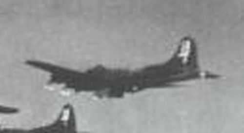 B-17 42-30840 im Flug über Bremen.